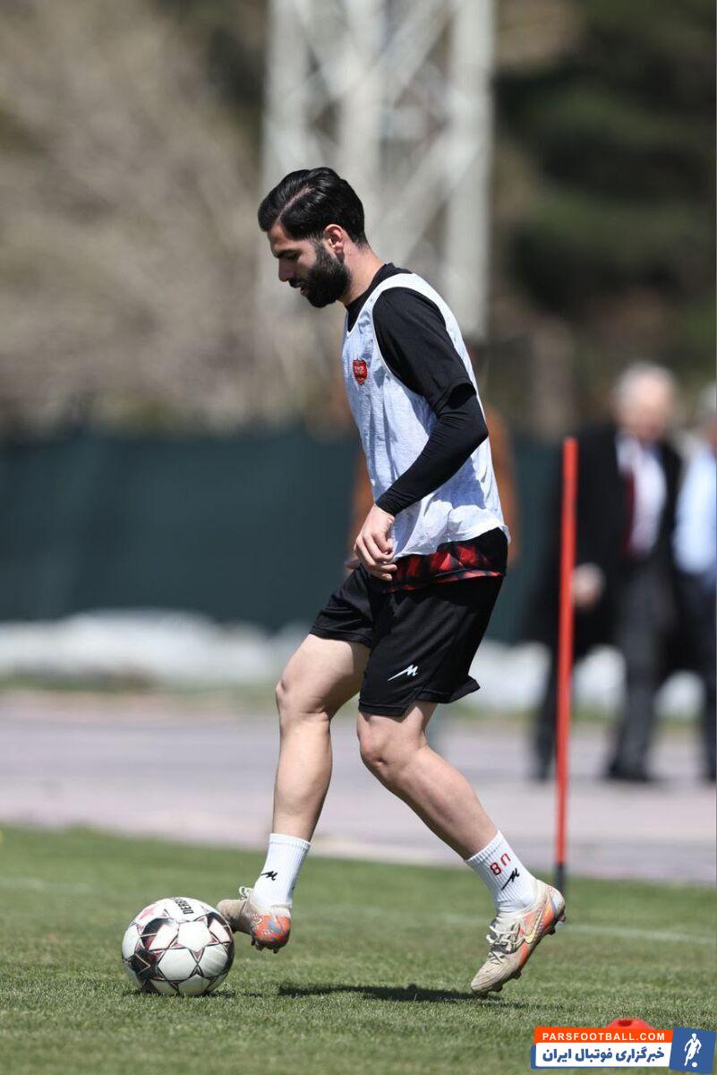 تمرین دیروز پرسپولیس در حالی برگزار شد که اورونوف زیر نظر کادر پزشکی بود