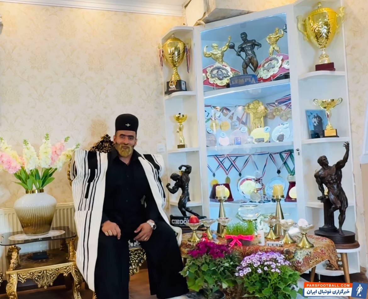 عکس | استایل متفاوت هادی چوپان سر سفره هفت‌سین