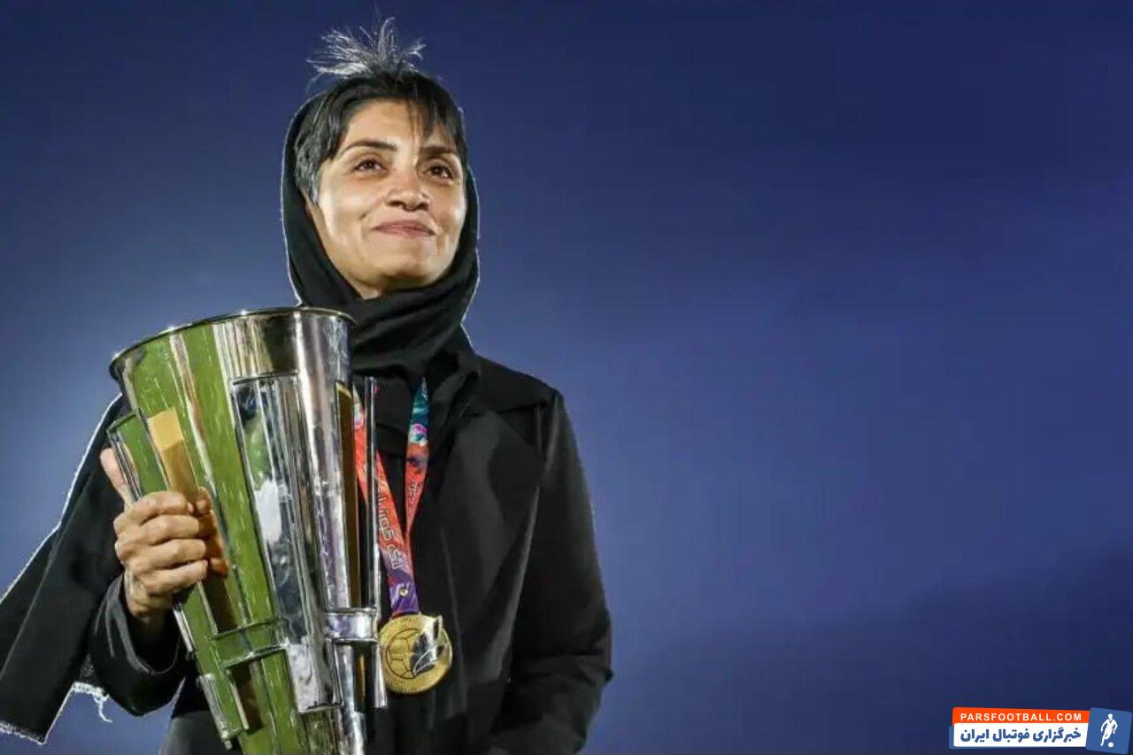 استقلالی هستم و از حضور سرخابی‌ها در فوتبال زنان خوشحالم/به‌خاطر ملیکا محمدی قهرمان شدیم!