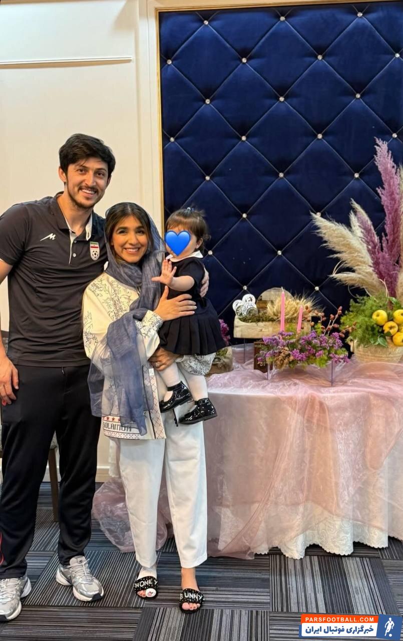 عکس | قاب عاشقانه سردار آزمون و خانواده‌اش کنار سفره هفت‌سین