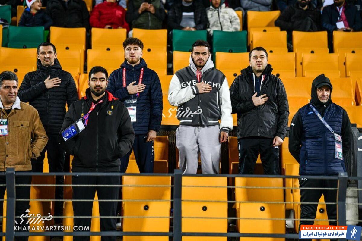 ادای احترام ستاره پرسپولیس به سرود ملی ازبکستان روی سکوهای آزادی / اورونوف خیال هواداران پرسپولیس را راحت کرد +عکس