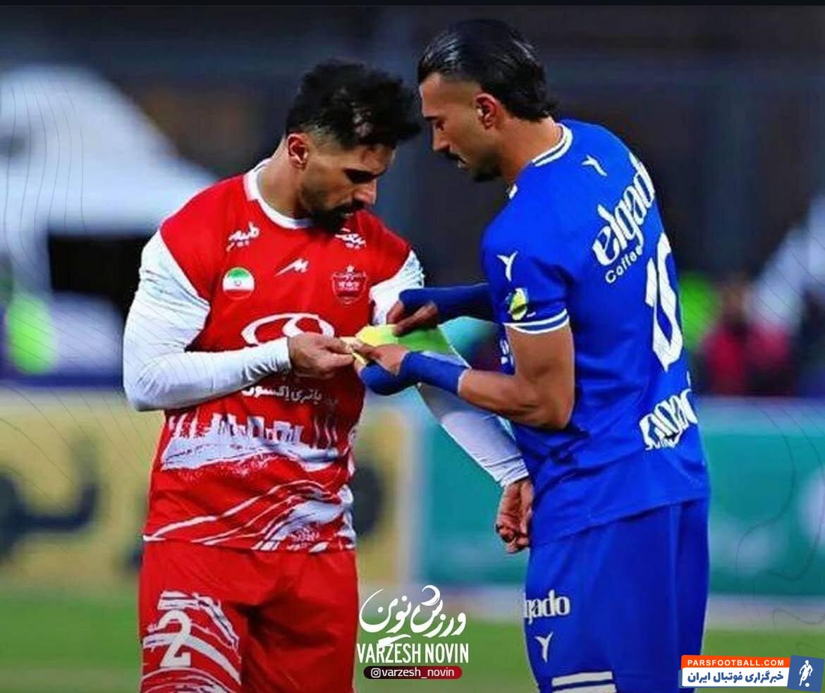 عکس | بازوبند کاپیتانی پرسپولیس در دستان رامین رضاییان