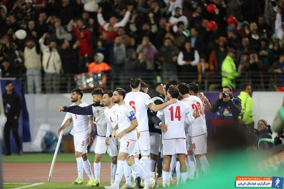 صعود به جام جهانی را بی‌اعتبار نکنید/ بازیکنان تیم ملی مقصرند که گروه‌ آسان بود؟/ در ۵ پست دفاعی تیم ملی بازیکن استاندارد نداریم/ باید مقصر قطعی برق معرفی شود!