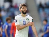 کلیپ افطار کردن جلال الدین ماشاریپوف وسط زمین چمن ورزشگاه آزادی