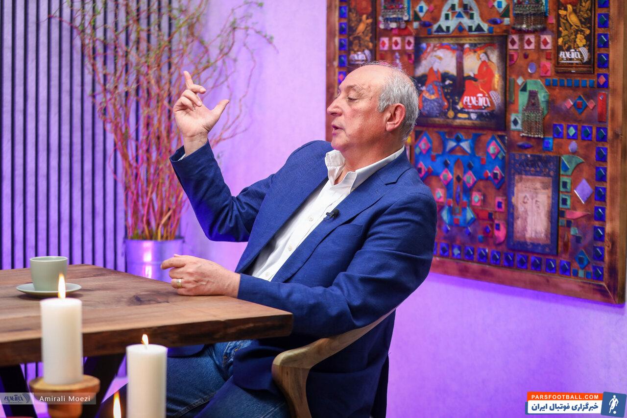 پایتخت را می‌بینم‌ ولی محسن تنابنده باید به من زنگ می‌زد/علی پروین گفت سیاه بپوشیم که کمتر گل بخوریم!