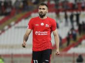 آقاسی ؛ عارف آقاسی مدافع تراکتور به خوبی مهدی لیموچی را مهار کرد