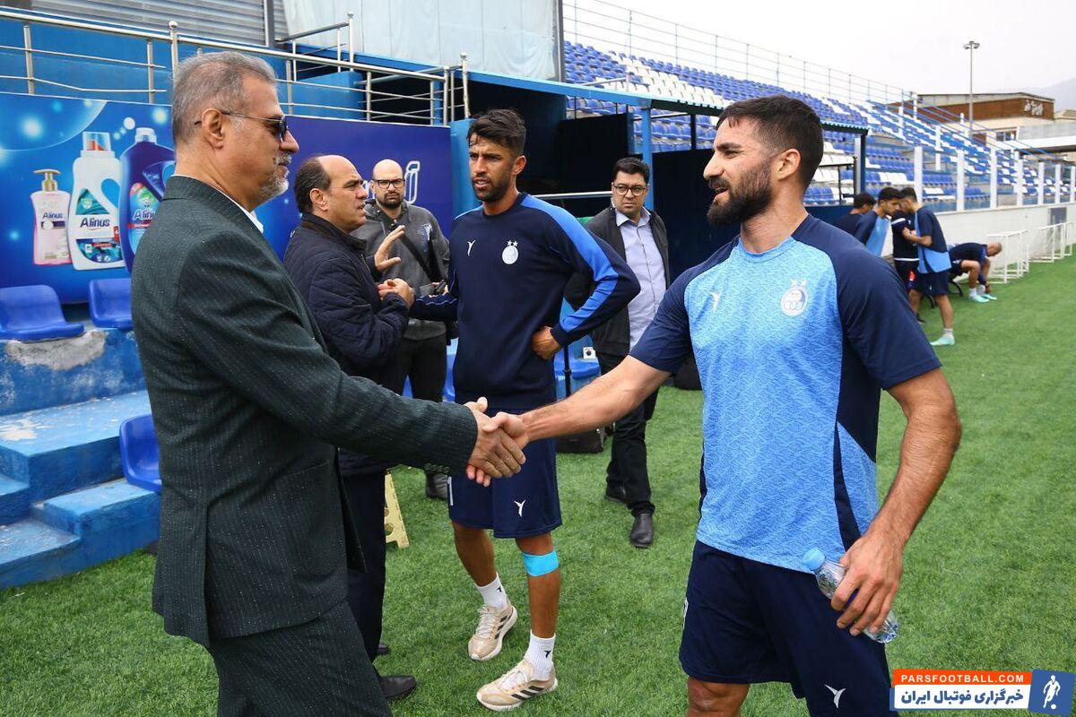 حضور علی نظری جویباری مدیرعامل استقلال در محل تمرین آبیها