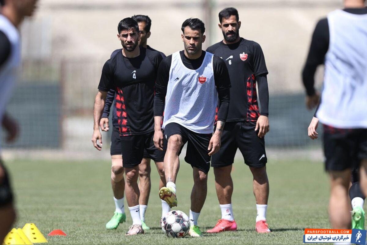 تمرین دیروز پرسپولیس در حالی برگزار شد که اورونوف زیر نظر کادر پزشکی بود