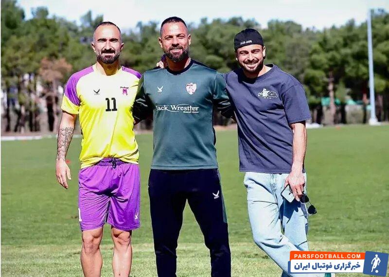 سروش رفیعی ستاره پرسپولیس با داریوش شجاعیان بازیکن هوادار ملاقات کرد