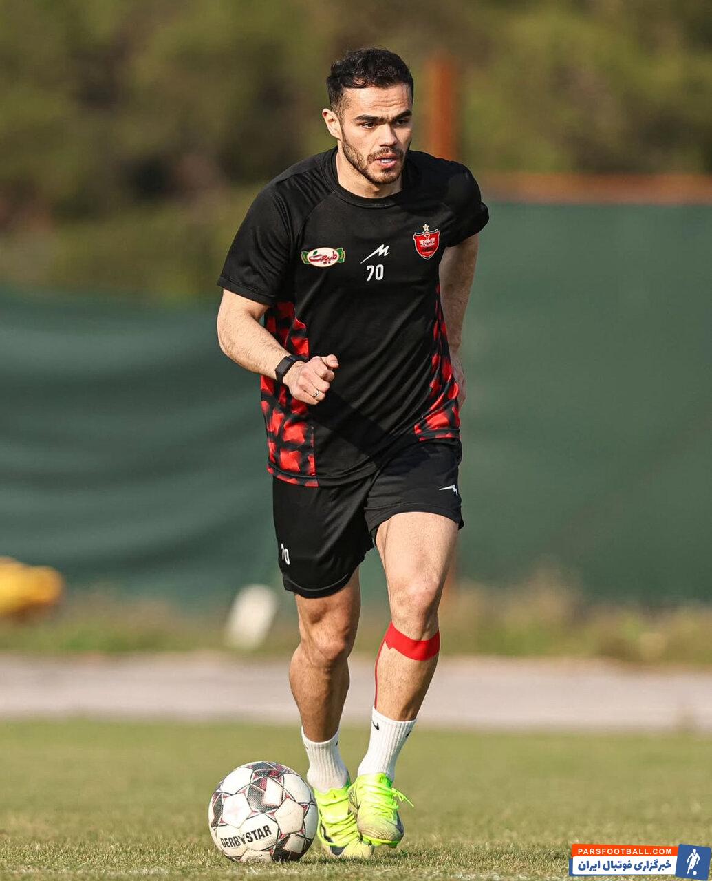 اوستون اورونوف در تمرینات پرسپولیس حضور پیدا کرد