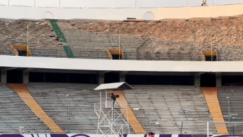 کلیپ سکوهای تخریب شده ورزشگاه آزادی که در حال بازسازی است در دیدار استقلال - خیبر