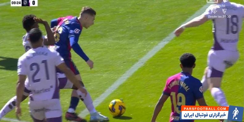 تصویری از خطای پنالتی روی فرمین ‏لوپز در دیدار بارسا-خیرونا که گرفته نشد