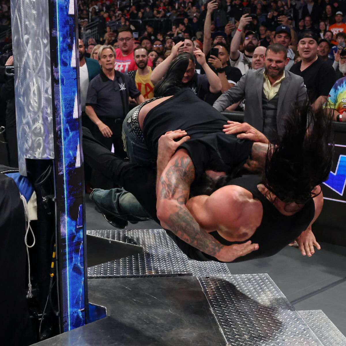 042_sd_04112025ej_29590-58efe37aea7ad22faf778015285344be کشتی کج درو مک اینتایر