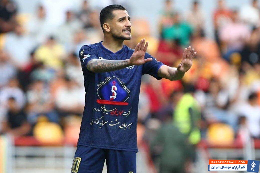 از استقلالی‌ها دلخور شدم ولی فوتبال حرفه‌ای همین است؛ مدیون مادرم هستم و گل‌هایم را به او تقدیم می‌کنم