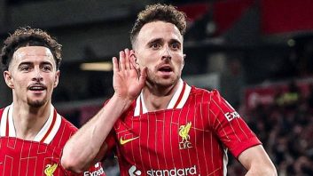 پیروزی لیورپول در دربی مرسی ساید و نزدیکتر شدن به قهرمانی لیگ برتر