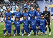 کلیپ شعار اعتراضی هواداران استقلال علیه بازیکنان این تیم : بازیکن بی غیرت نمیخوایم