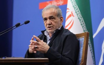 مسعود پزشکیان دیروز با پروین که در کادر فنی تیم پیشکسوتان حضور داشت دیدار کرد