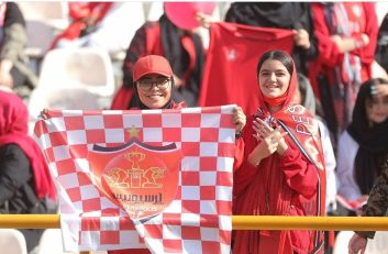 دختر نوجوان طرفدار پرسپولیس : به سپاهان باختیم چون گندوز خیلی بد بازی کرد