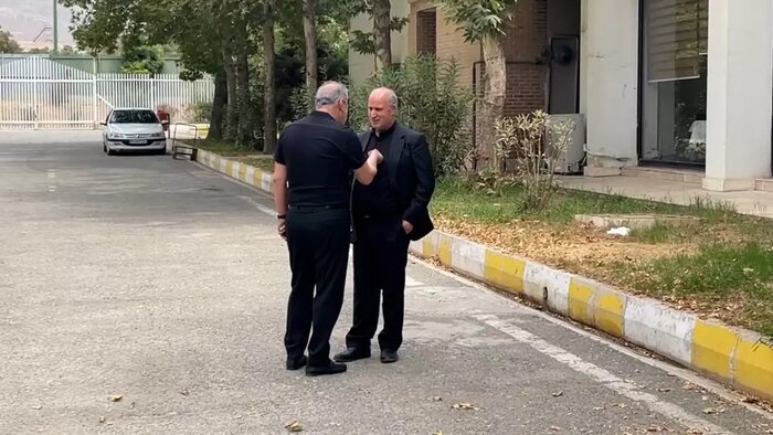 نقدی بر صحبت‌های مدیرعامل پرسپولیس؛ دهن‌کجی به قانون با زل زدن به دوربین!