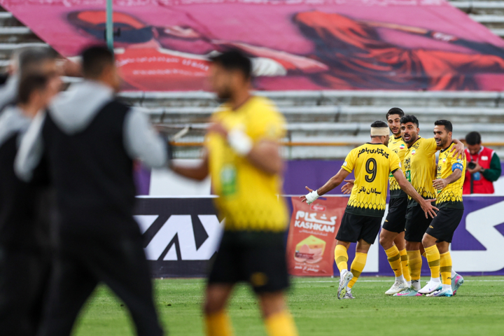 تراکتور ۴ امتیاز تا کسب اولین جام؛ نساجی و هوادار نیاز به معجزه دارند