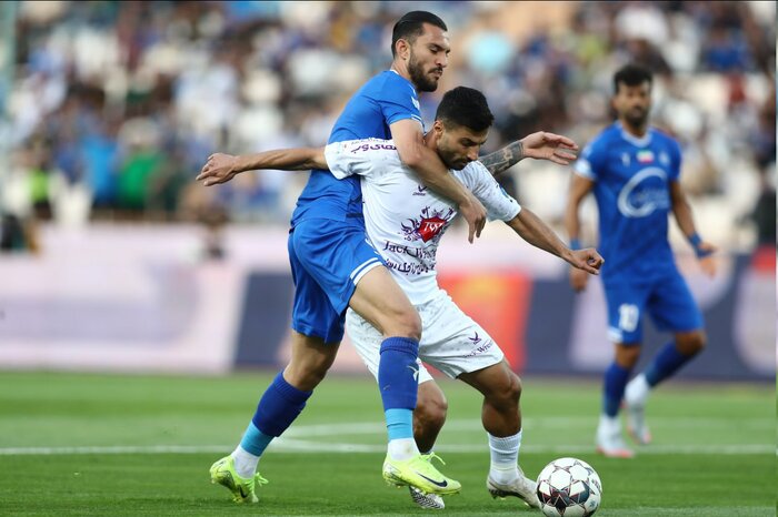 171812547 تساوی جنجالی در آزادی؛ تیر، VAR و بدشانسی استقلال را باز هم متوقف کرد