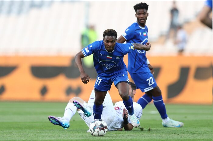 171812550 تساوی جنجالی در آزادی؛ تیر، VAR و بدشانسی استقلال را باز هم متوقف کرد