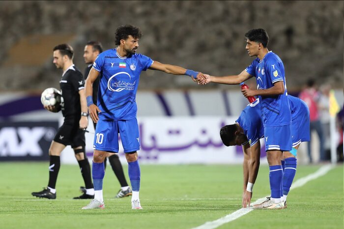 171812561 تساوی جنجالی در آزادی؛ تیر، VAR و بدشانسی استقلال را باز هم متوقف کرد