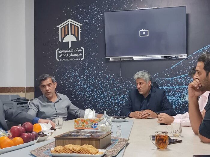 171817397 رییس فدراسیون: فضای فیزیکی شمشیربازی در یزد ناکافی است