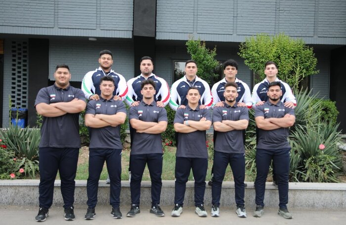 بررسی احتمالات سقوط و قهرمانی لیگ برتر فوتبال در روز شاخ و شانه کشیدن در والیبال