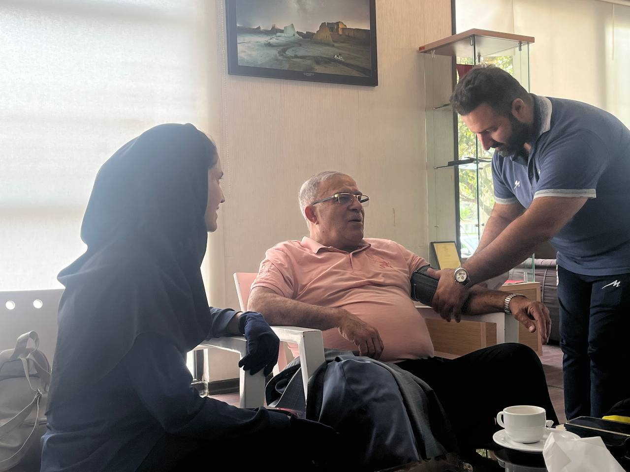 اتفاق عجیب در مراسم بدرقه تیم ملی فوتسال زنان؛ حضور آمبولانس برای پیشکسوت استقلال