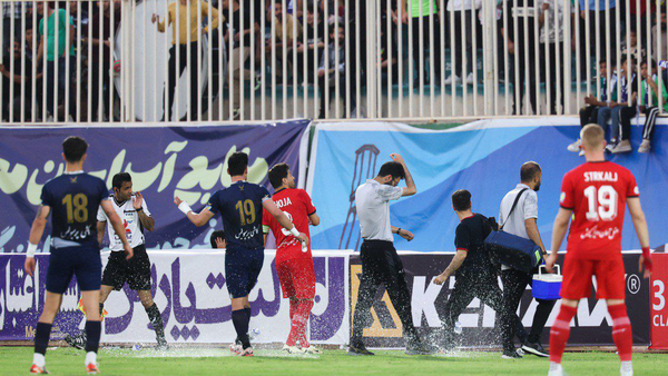 سکانس‌هایی از فوتبال ایران که جلوی کودکان نمی‌شود دید