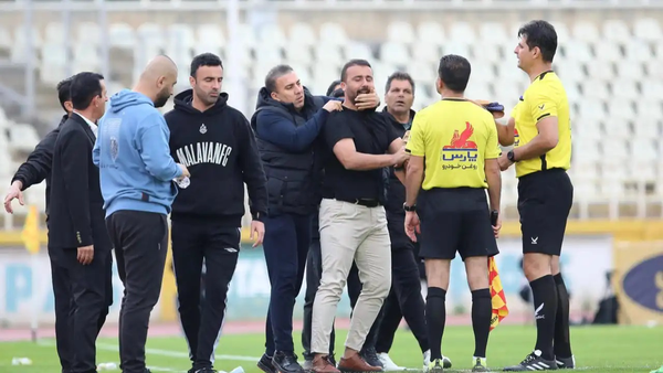 سکانس‌هایی از فوتبال ایران که جلوی کودکان نمی‌شود دید