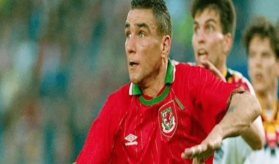 وینی جونز در تیم ملی ولز