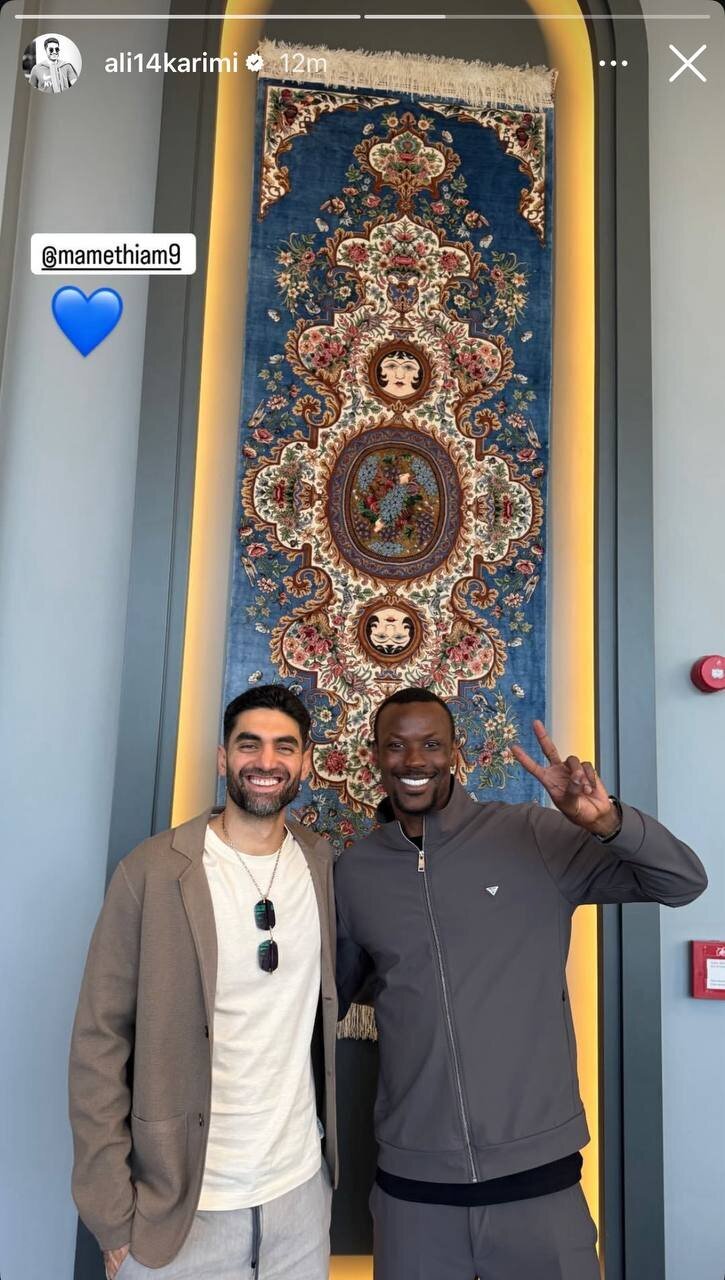 استوری علی کریمی و گزینه نقل و انتقالاتی جذاب هواداران استقلال با قلب آبی استوری علی کریمی و گزینه نقل و انتقالاتی جذاب هواداران استقلال با قلب آبی