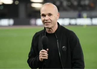 آندرس اینیستا اسطوره بارسلونا : اصلاً اغراق نیست که از سه‌گانه حرف بزنیم