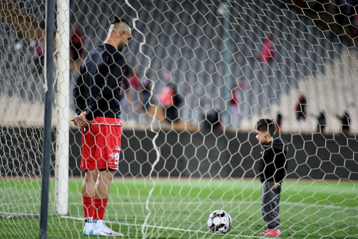 آقای درویش شما گل نزن، بازیکن بخر چون این پرسپولیس سال بعد هم مدعی نیست!