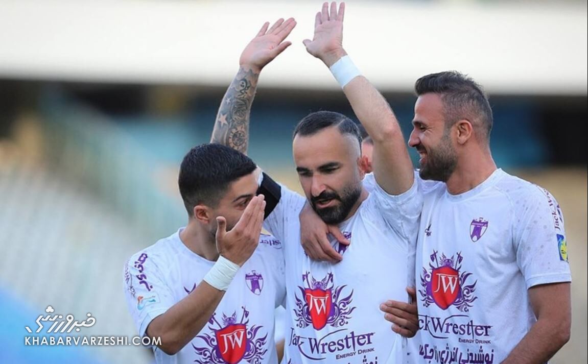 بعد از آن گل ۸۰ متری بازیکنان استقلال شب چطور خوابشان برد؟ / خدا کند بازی پیکان به وقت اضافه نکشد/ این استقلال مایه شرمساری است!