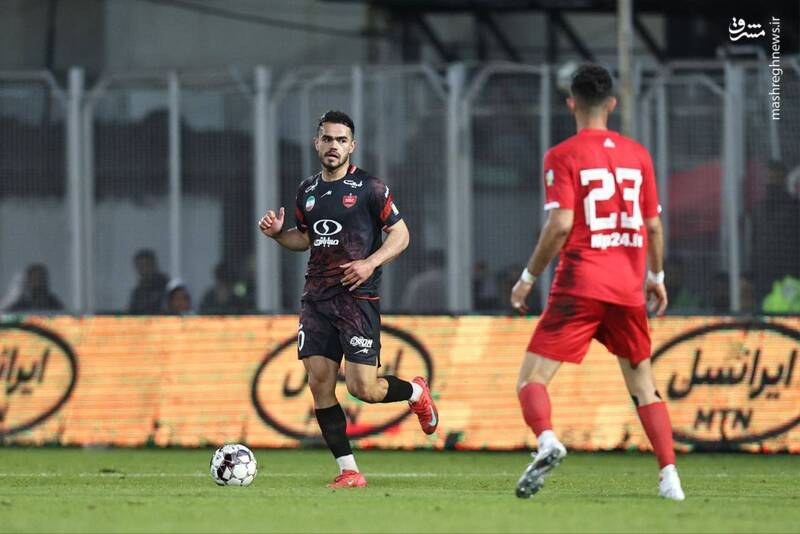 برتری نفسگیر پرسپولیس مقابل نساجی به کمک تیر دروازه/ سرخپوشان به صدر نزدیک شدند +عکس و جدول