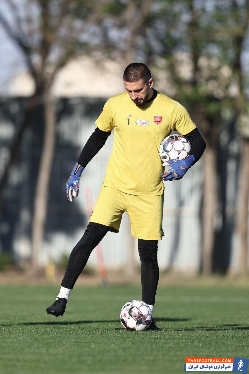برگزاری تمرین دیروز بازیکنان پرسپولیس در زمین شماره ۳ مجموعه ورزشی آزادی