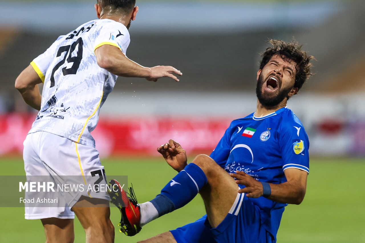 5455815 فرصت سوزی تراکتور و نزدیک شدن استقلال به منطقه خطر