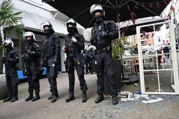 از کسر امتیاز تا بازداشت هوادار؛ اروپا چگونه با توهین برخورد می‌کند؟