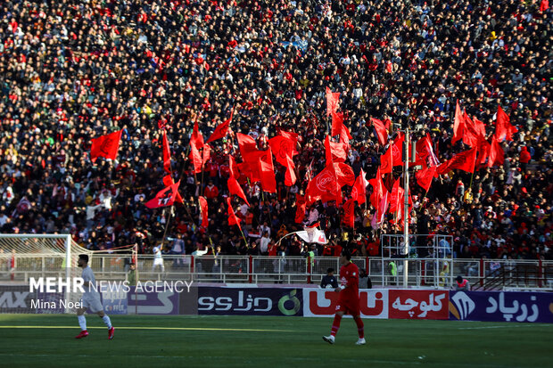 کاظم محمودی: یک مثلث باعث قدرت غیرقابل مهار تراکتور شده است
