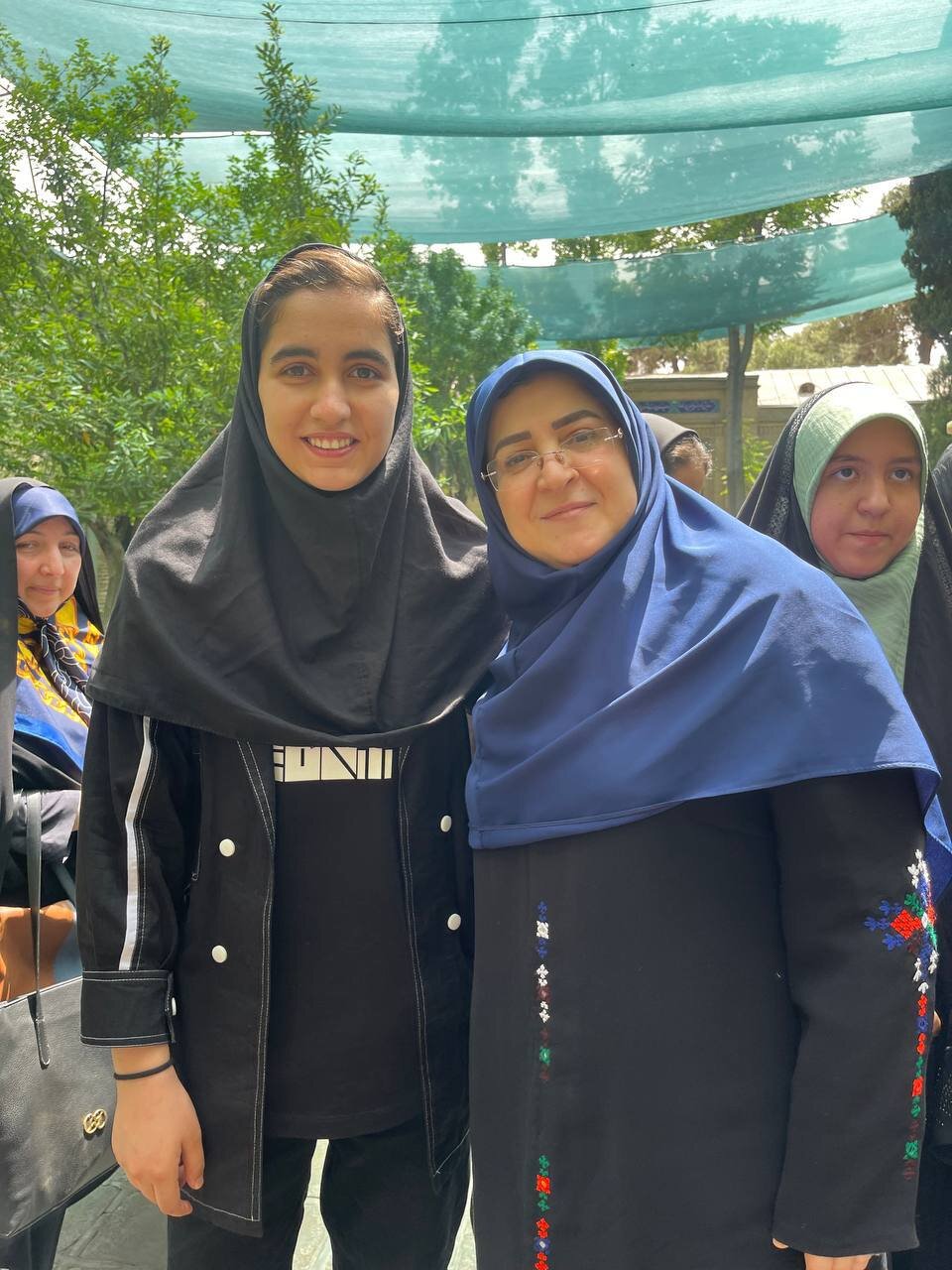 5478370 دختر پینگپنگباز ایران مهمان رئیس جمهور شد