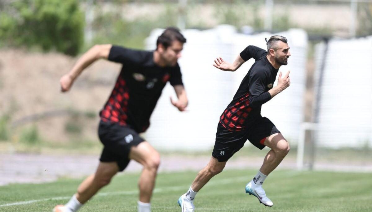 پرسپولیس آخرین تمرین خود را پیش از سفر به مازندران در زمین شماره ۲ آزادی انجام داد