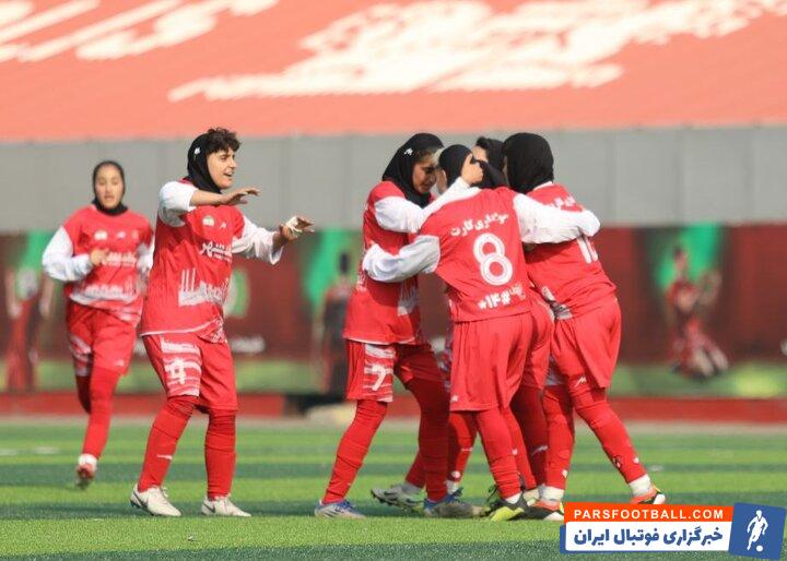 پرسپولیس ؛ فاطمه قاسمی ستاره فوتبال ایران قرارداد خود با سرخپوشان تمدید کرد