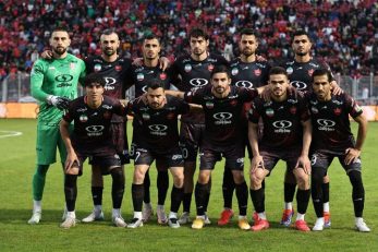سروش رفیعی ستاره پرسپولیس در دیدار مقابل نساجی از ناحیه سر مصدوم شد