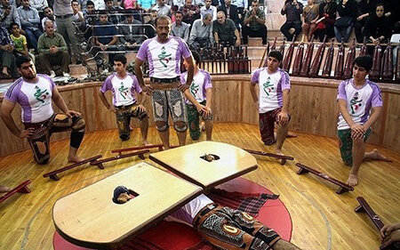 63424463 پهلوانی؛ ورزشی که قدرت و اخلاق را در هم میآمیزد