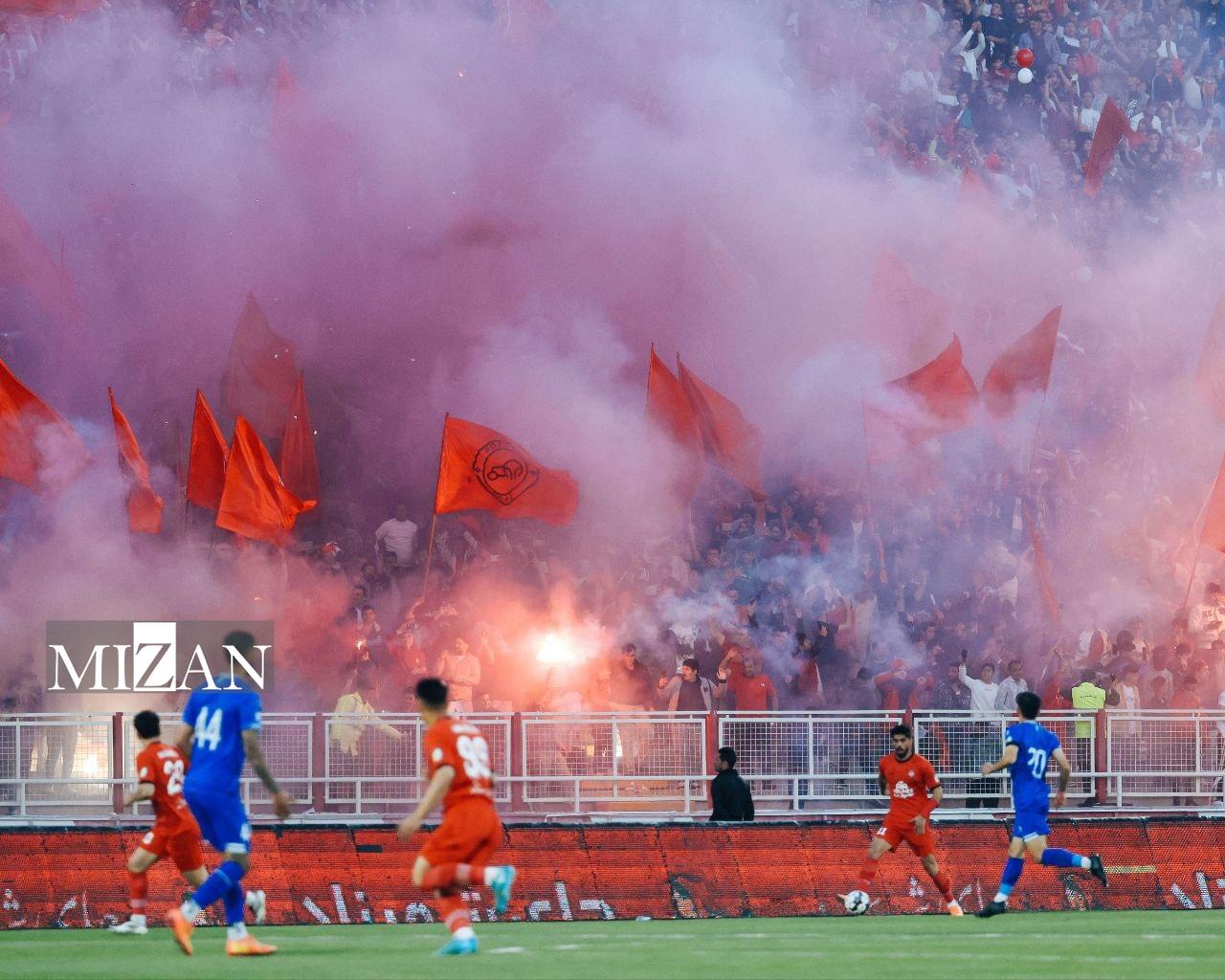 ورود مفهومِ «هولیگانیسم» به فوتبال ایران و زنگ خطر جدی برای امنیت ورزشگاه‌ها/ بررسی حقوقی و کیفری رفتار‌های مجرمانه، ناهنجاری‌های اخلاقی و قانون‌گریزی