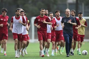 پرسپولیس امروز در شرایط جوی طوفانی به تمرین پرداخت