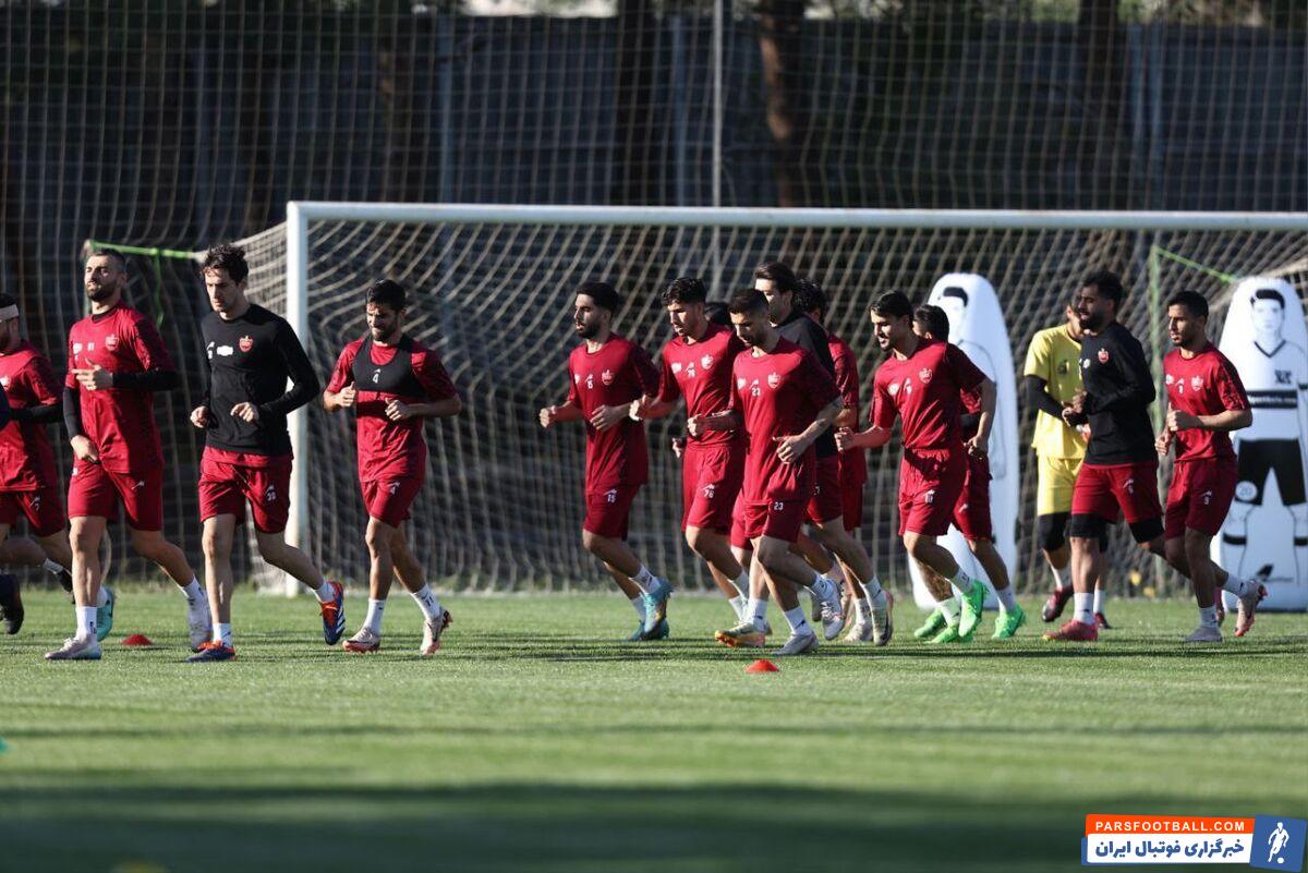 برگزاری تمرین دیروز بازیکنان پرسپولیس در زمین شماره ۳ مجموعه ورزشی آزادی